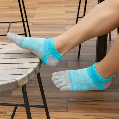 Soft Elastic Toe Socks for Sports - Image 3