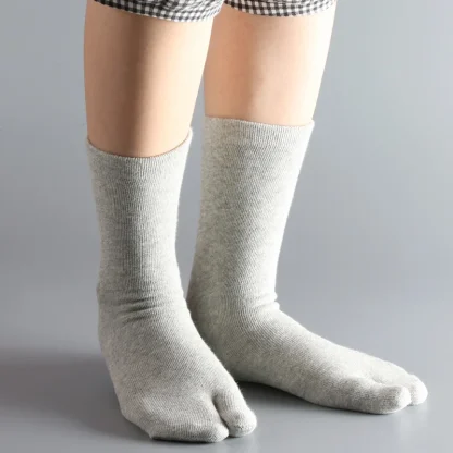 Plain Color Split Toe Socks with Crew Length