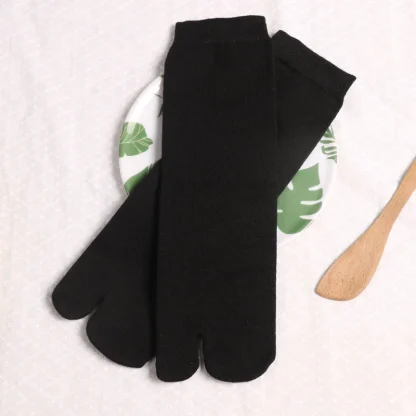 Plain Color Split Toe Socks with Crew Length - Image 12