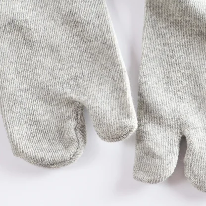 Plain Color Split Toe Socks with Crew Length - Image 4