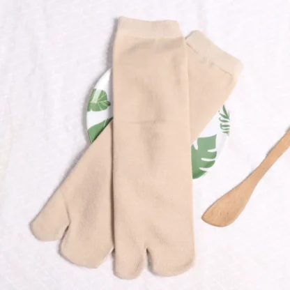 Plain Color Split Toe Socks with Crew Length - Image 9