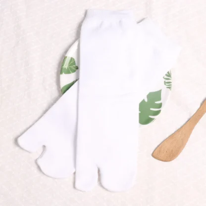 Plain Color Split Toe Socks with Crew Length - Image 13