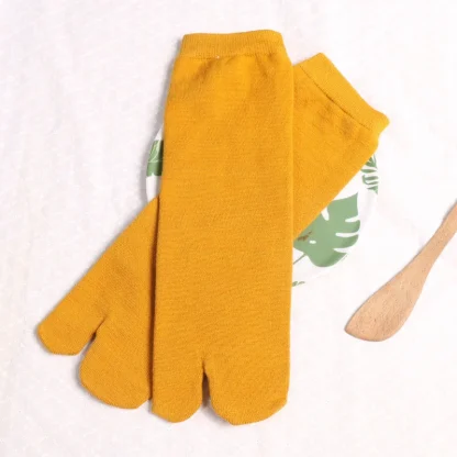 Plain Color Split Toe Socks with Crew Length - Image 11