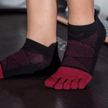 Sporty Toe Socks with Breathable Fabric - Image 10