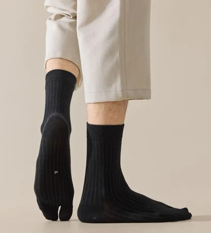 Split Toe Socks with Minimal Stripes - Image 10