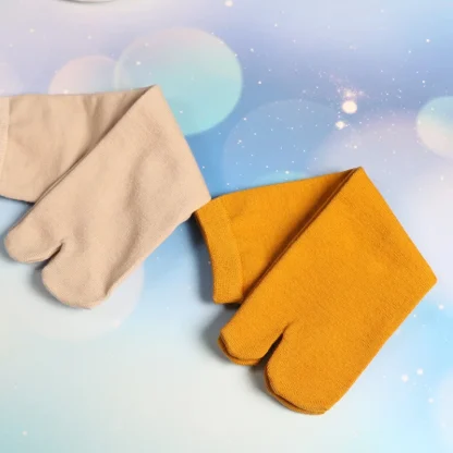 Plain Color Split Toe Socks with Crew Length - Image 8