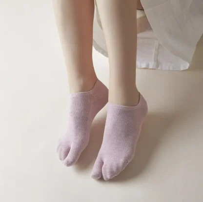 Solid Color Ankle Split Toe Socks - Image 2