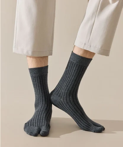 Split Toe Socks with Minimal Stripes - Image 9