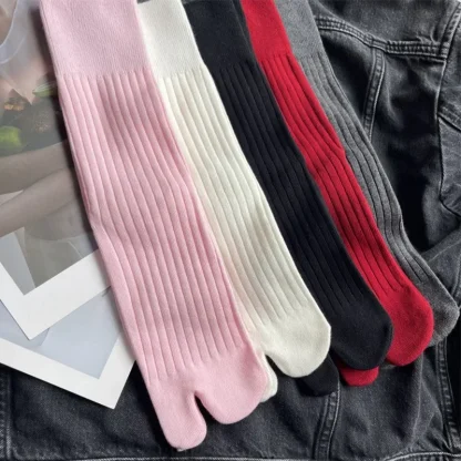 Simple Two-Toed Comfortable Socks - Image 8